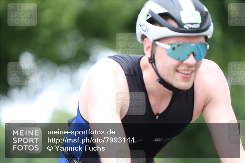 15.06.2025 - 7 Türme Triathlon Yannick Fuchs http://msf.ph/oto/7993144 15.06.2025 12:04:41 Radfahren 200 meine-sportfotos.de