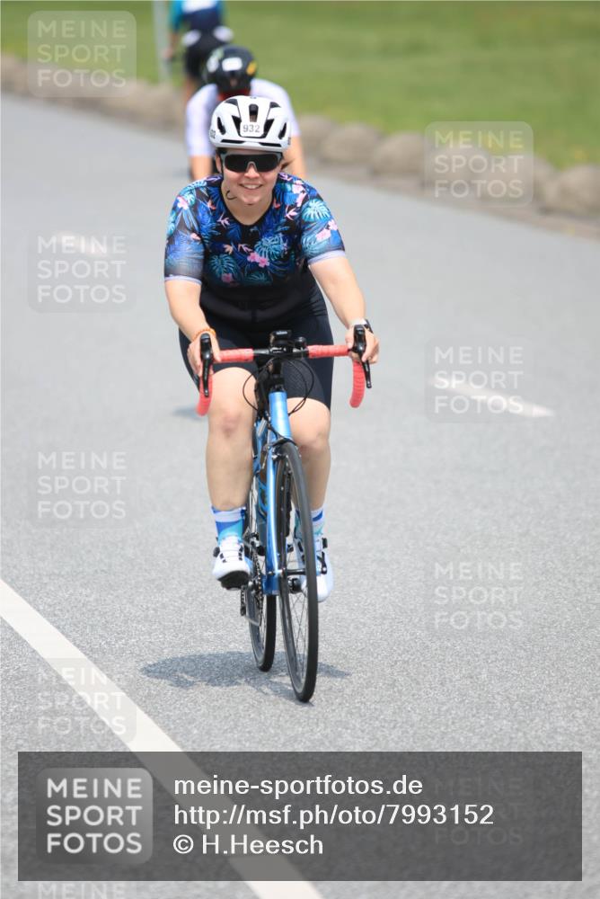21.06.2025 - 27. Vierlanden-Triathlon H.Heesch http://msf.ph/oto/7993152 15.06.2025 12:04:14 Radfahren 19, 792, 804, 880, 901, 932, 954 meine-sportfotos.de