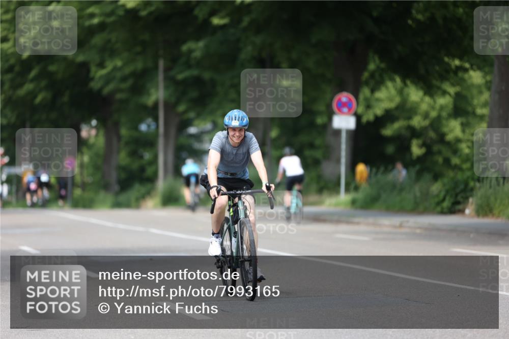 15.06.2025 - 7 Türme Triathlon Yannick Fuchs http://msf.ph/oto/7993165 15.06.2025 13:06:45 Radfahren 383, 544, 572, 1192 meine-sportfotos.de