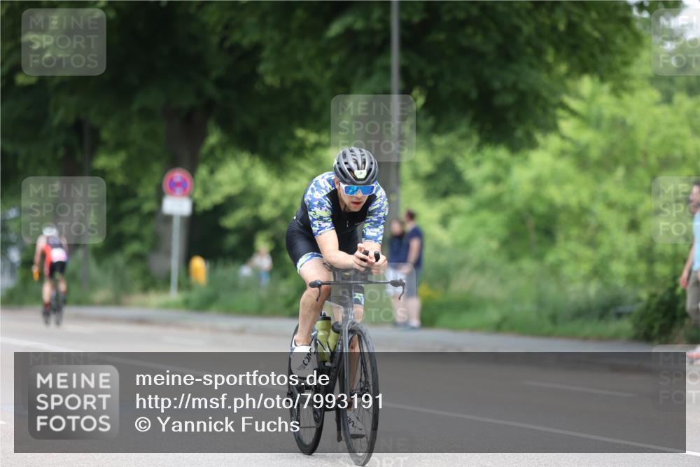 15.06.2025 - 7 Türme Triathlon Yannick Fuchs http://msf.ph/oto/7993191 15.06.2025 12:06:23 Radfahren 280 meine-sportfotos.de