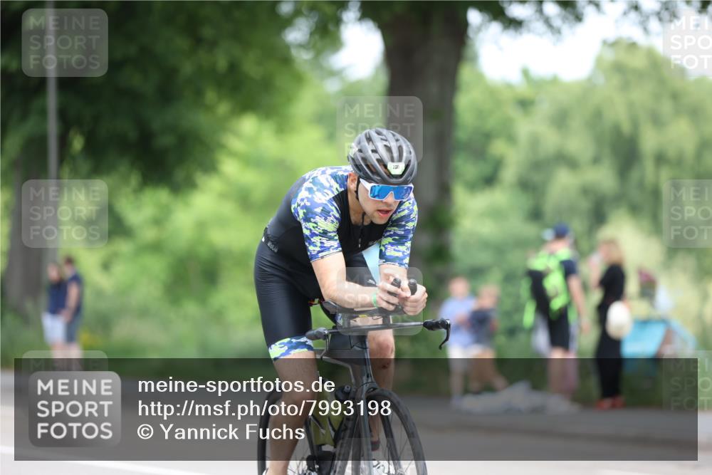 15.06.2025 - 7 Türme Triathlon Yannick Fuchs http://msf.ph/oto/7993198 15.06.2025 12:06:24 Radfahren 280 meine-sportfotos.de