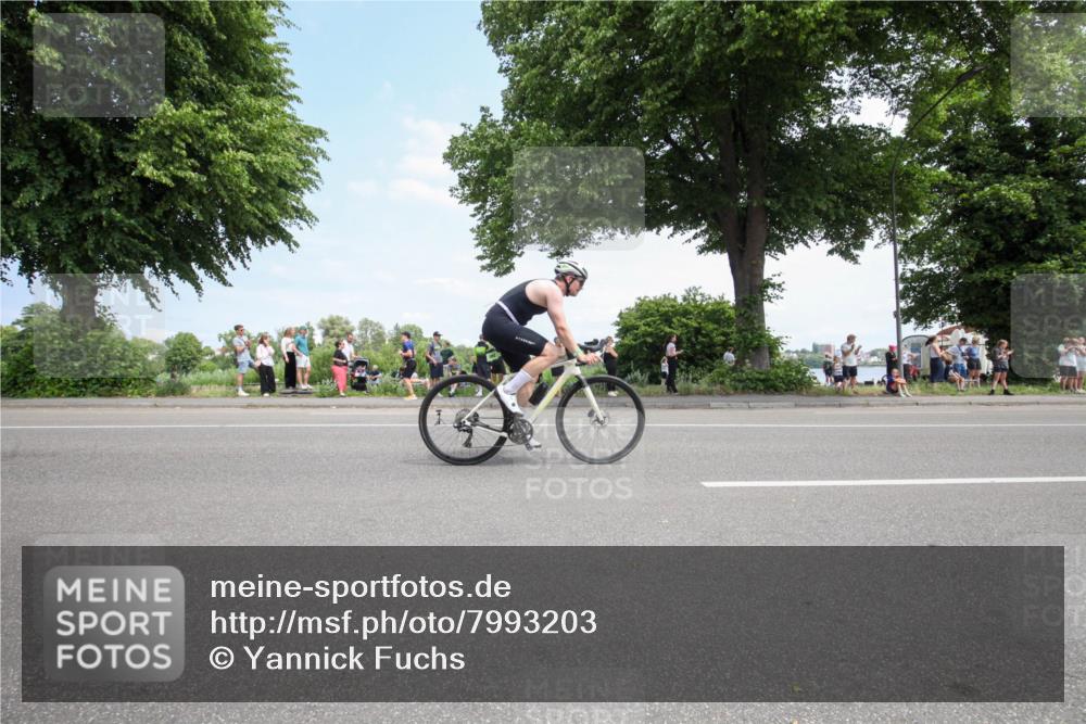 15.06.2025 - 7 Türme Triathlon Yannick Fuchs http://msf.ph/oto/7993203 15.06.2025 13:30:53 Radfahren 257, 1052 meine-sportfotos.de