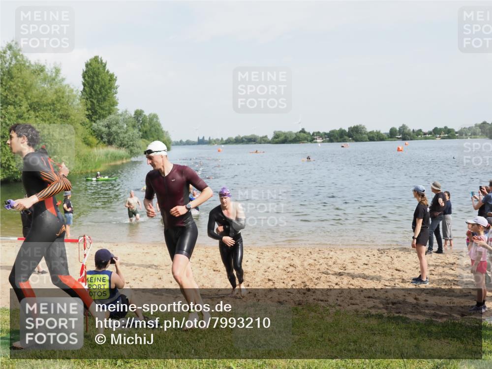 21.06.2025 - 27. Vierlanden-Triathlon MichiJ http://msf.ph/oto/7993210 15.06.2026 09:55:26 Schwimmen 272, 316, 327, 329, 335, 348, 353, 548 meine-sportfotos.de