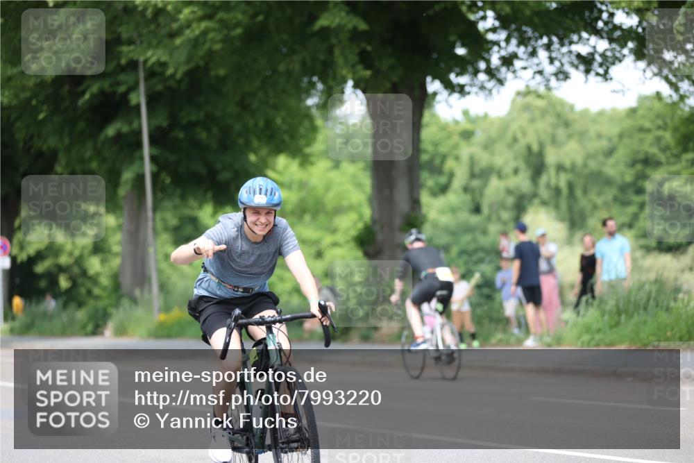 15.06.2025 - 7 Türme Triathlon Yannick Fuchs http://msf.ph/oto/7993220 15.06.2025 13:06:46 Radfahren 383, 544, 572, 1192 meine-sportfotos.de