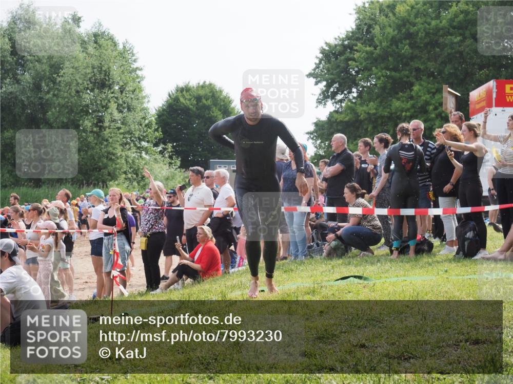 15.06.2025 - 27. Vierlanden-Triathlon KatJ http://msf.ph/oto/7993230 15.06.2025 09:54:18 Schwimmen 267, 302, 337, 342, 356 meine-sportfotos.de