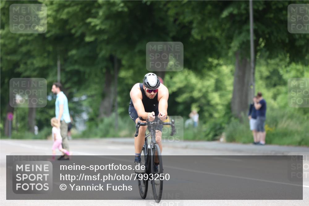 15.06.2025 - 7 Türme Triathlon Yannick Fuchs http://msf.ph/oto/7993250 15.06.2025 12:06:31 Radfahren 295 meine-sportfotos.de
