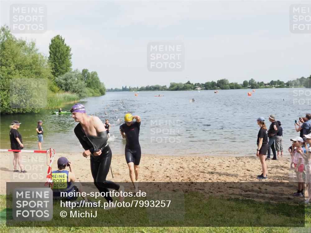 21.06.2025 - 27. Vierlanden-Triathlon MichiJ http://msf.ph/oto/7993257 15.06.2026 09:55:28 Schwimmen 272, 316, 327, 329, 335, 348, 353, 548 meine-sportfotos.de
