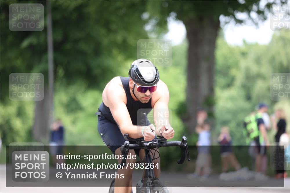 15.06.2025 - 7 Türme Triathlon Yannick Fuchs http://msf.ph/oto/7993264 15.06.2025 12:06:32 Radfahren 295 meine-sportfotos.de