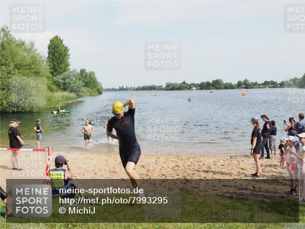 21.06.2025 - 27. Vierlanden-Triathlon MichiJ http://msf.ph/oto/7993295 15.06.2026 09:55:29 Schwimmen 272, 316, 327, 329, 335, 348, 353, 548 meine-sportfotos.de