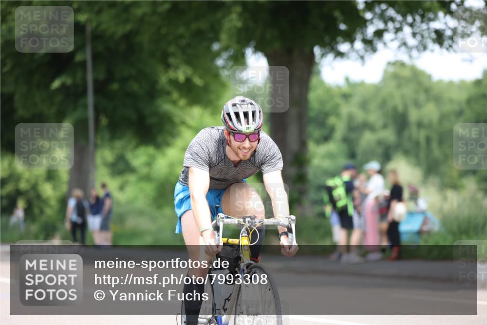 15.06.2025 - 7 Türme Triathlon Yannick Fuchs http://msf.ph/oto/7993308 15.06.2025 12:06:50 Radfahren 337 meine-sportfotos.de