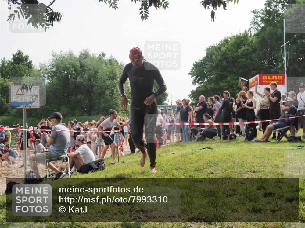 15.06.2025 - 27. Vierlanden-Triathlon KatJ http://msf.ph/oto/7993310 15.06.2025 09:54:19 Schwimmen 302, 337, 342, 356 meine-sportfotos.de
