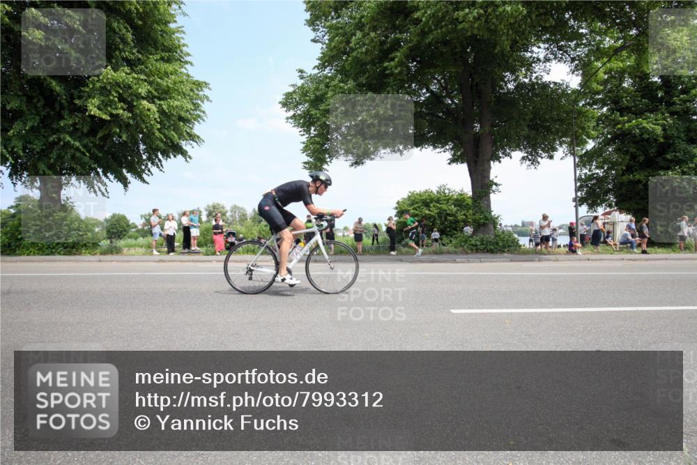 15.06.2025 - 7 Türme Triathlon Yannick Fuchs http://msf.ph/oto/7993312 15.06.2025 13:31:15 Radfahren 386, 741, 938, 1166 meine-sportfotos.de