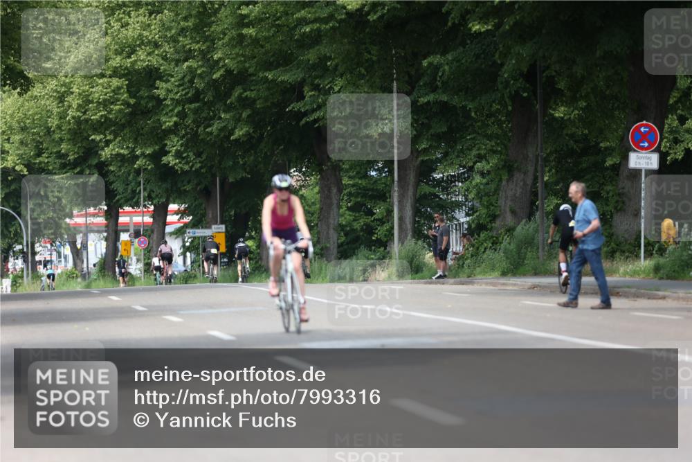 15.06.2025 - 7 Türme Triathlon Yannick Fuchs http://msf.ph/oto/7993316 15.06.2025 13:07:03 Radfahren 617, 785, 1080 meine-sportfotos.de