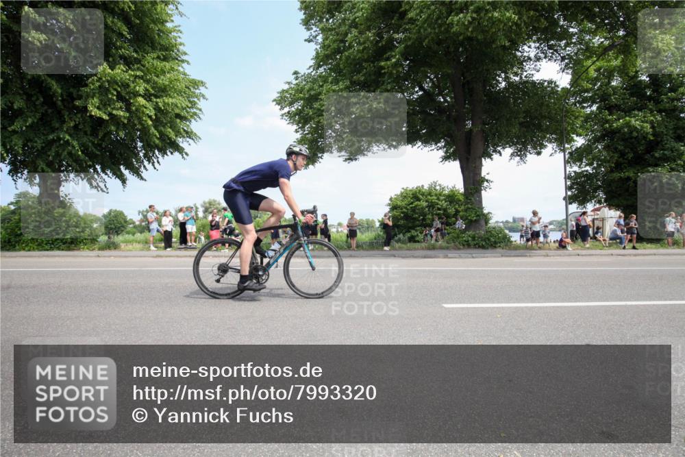15.06.2025 - 7 Türme Triathlon Yannick Fuchs http://msf.ph/oto/7993320 15.06.2025 13:31:17 Radfahren 741, 859, 938, 1166 meine-sportfotos.de