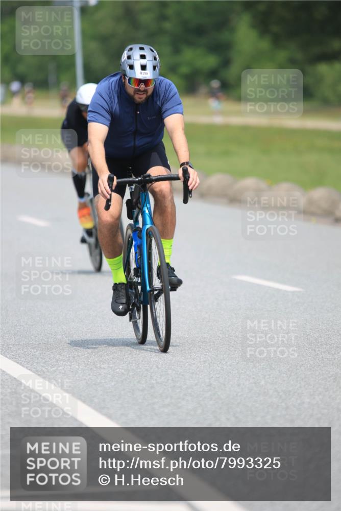21.06.2025 - 27. Vierlanden-Triathlon H.Heesch http://msf.ph/oto/7993325 15.06.2025 12:04:41 Radfahren 237, 252, 822, 826, 913 meine-sportfotos.de