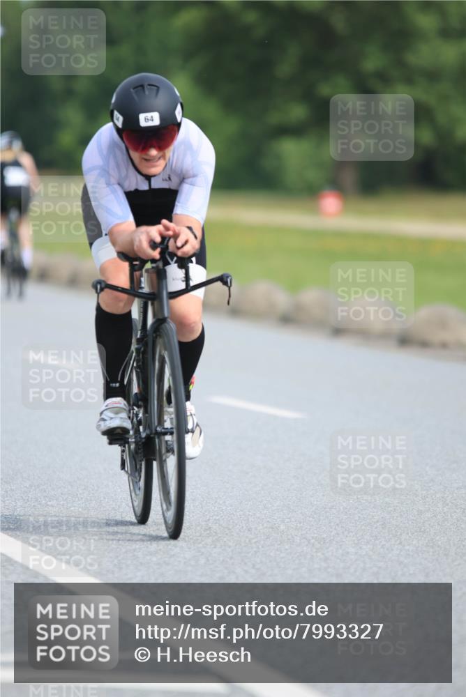 15.06.2025 - 27. Vierlanden-Triathlon H.Heesch http://msf.ph/oto/7993327 15.06.2025 10:23:24 Radfahren 60, 64, 226, 507, 608 meine-sportfotos.de