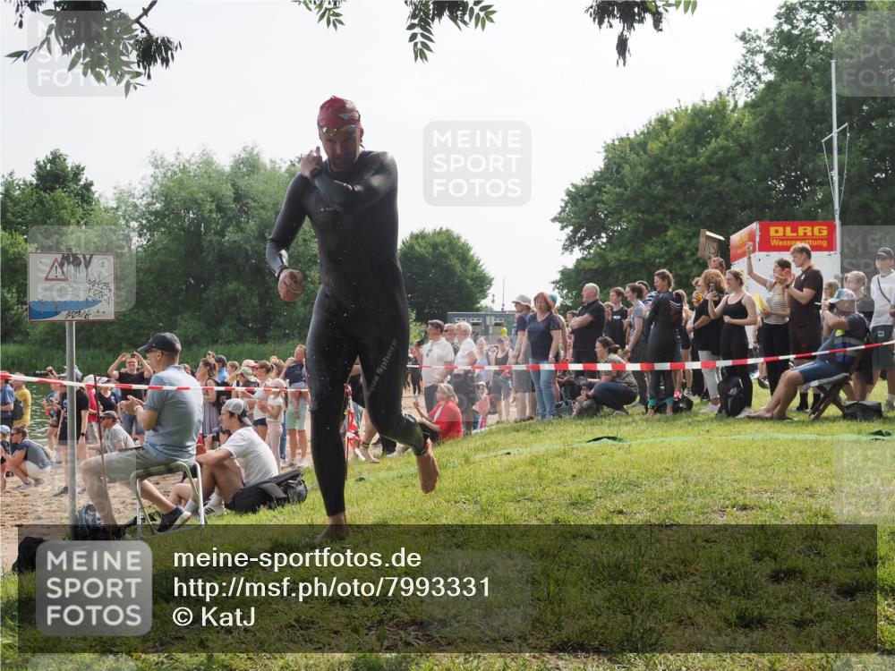 15.06.2025 - 27. Vierlanden-Triathlon KatJ http://msf.ph/oto/7993331 15.06.2025 09:54:20 Schwimmen 255, 261, 302, 337, 342, 356 meine-sportfotos.de