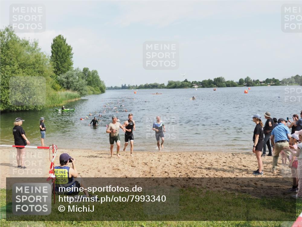 21.06.2025 - 27. Vierlanden-Triathlon MichiJ http://msf.ph/oto/7993340 15.06.2026 09:55:31 Schwimmen 272, 316, 327, 329, 335, 353, 548 meine-sportfotos.de