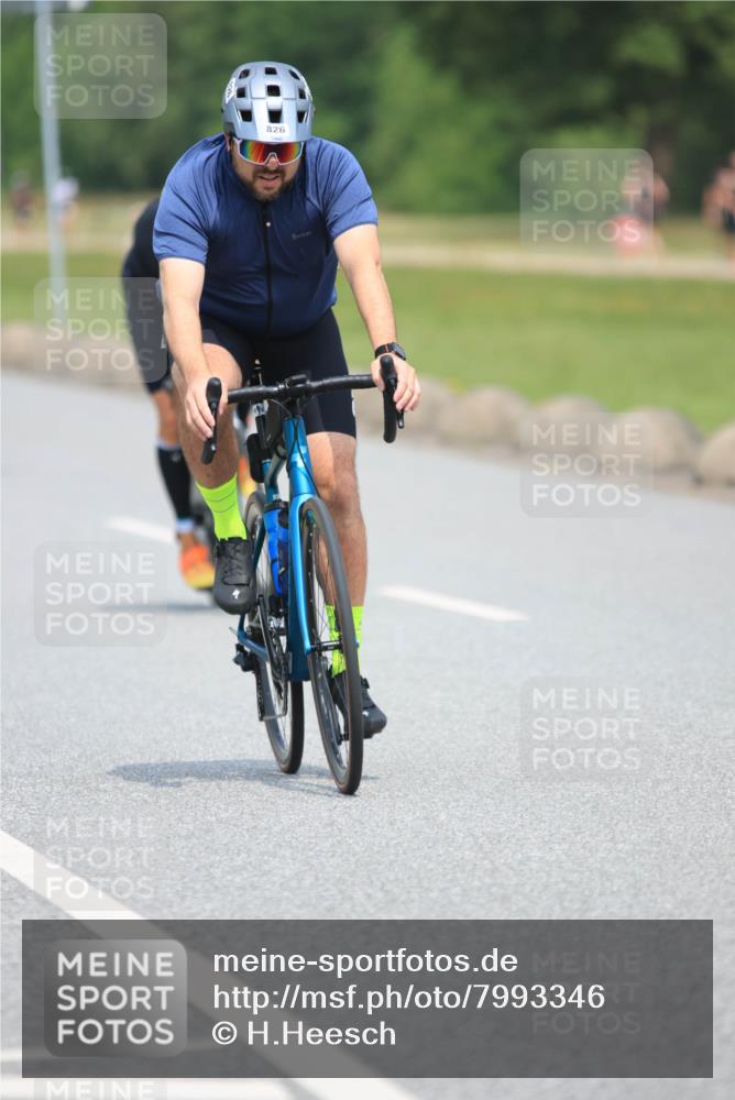 21.06.2025 - 27. Vierlanden-Triathlon H.Heesch http://msf.ph/oto/7993346 15.06.2025 12:04:41 Radfahren 237, 252, 822, 826, 913 meine-sportfotos.de
