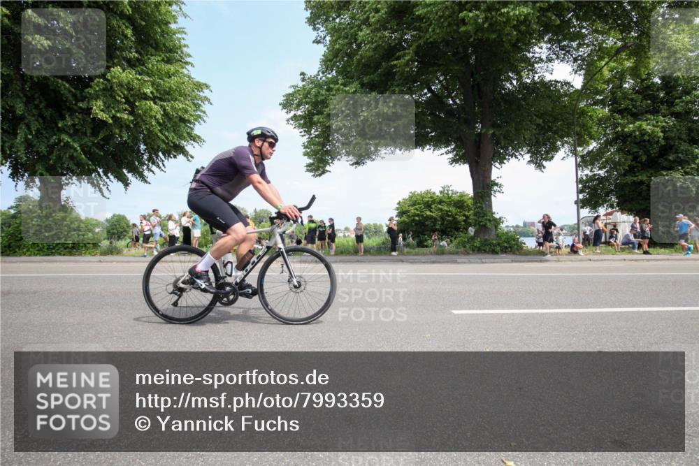 15.06.2025 - 7 Türme Triathlon Yannick Fuchs http://msf.ph/oto/7993359 15.06.2025 13:31:30 Radfahren 384, 467, 1106, 1193 meine-sportfotos.de