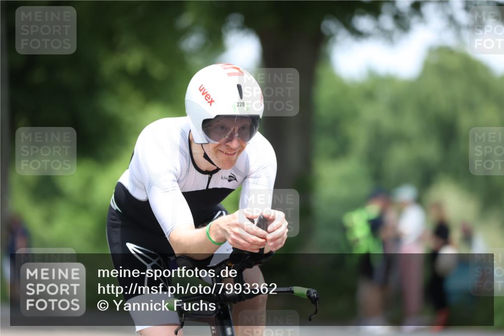 15.06.2025 - 7 Türme Triathlon Yannick Fuchs http://msf.ph/oto/7993362 15.06.2025 12:06:58 Radfahren 311 meine-sportfotos.de