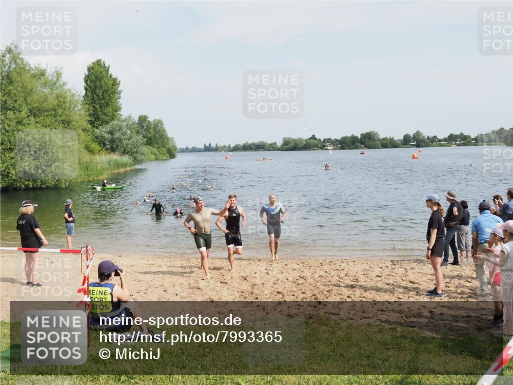21.06.2025 - 27. Vierlanden-Triathlon MichiJ http://msf.ph/oto/7993365 15.06.2026 09:55:31 Schwimmen 272, 316, 327, 329, 335, 353, 548 meine-sportfotos.de