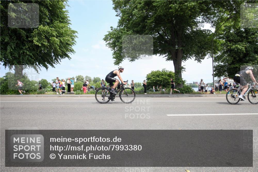 15.06.2025 - 7 Türme Triathlon Yannick Fuchs http://msf.ph/oto/7993380 15.06.2025 13:31:31 Radfahren 384, 467, 1106, 1193 meine-sportfotos.de