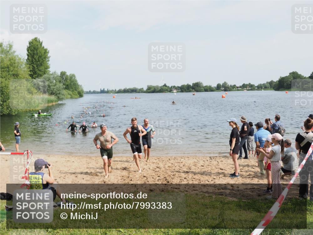 21.06.2025 - 27. Vierlanden-Triathlon MichiJ http://msf.ph/oto/7993383 15.06.2026 09:55:32 Schwimmen 272, 316, 327, 329, 335, 353, 548 meine-sportfotos.de