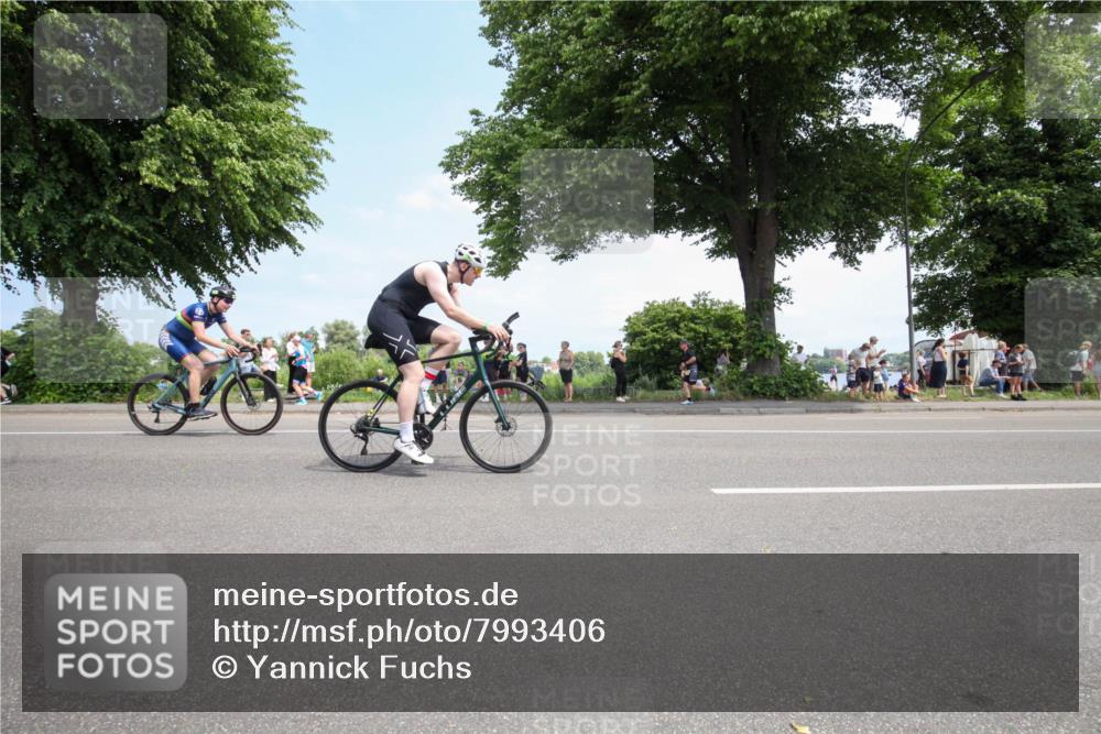 15.06.2025 - 7 Türme Triathlon Yannick Fuchs http://msf.ph/oto/7993406 15.06.2025 13:31:37 Radfahren 234, 467, 986, 988, 1004, 1193 meine-sportfotos.de