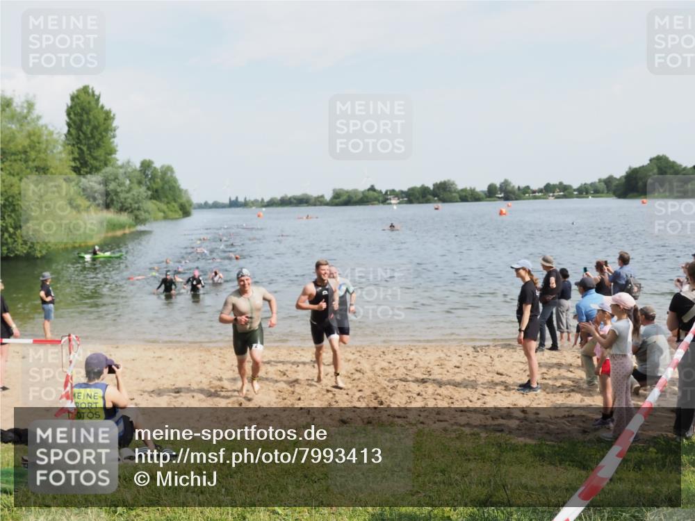 21.06.2025 - 27. Vierlanden-Triathlon MichiJ http://msf.ph/oto/7993413 15.06.2026 09:55:32 Schwimmen 272, 316, 327, 329, 335, 353, 548 meine-sportfotos.de