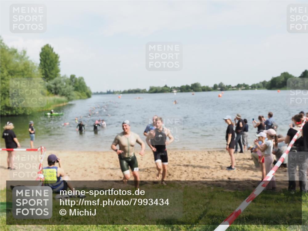 21.06.2025 - 27. Vierlanden-Triathlon MichiJ http://msf.ph/oto/7993434 15.06.2026 09:55:33 Schwimmen 272, 316, 327, 329, 335, 548 meine-sportfotos.de