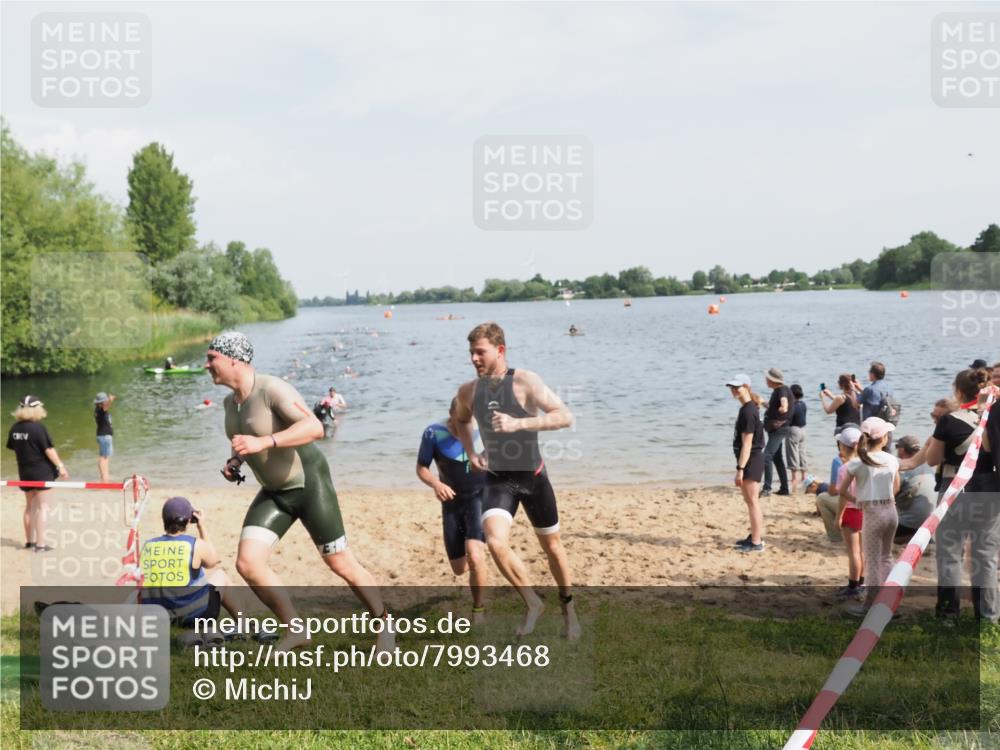 21.06.2025 - 27. Vierlanden-Triathlon MichiJ http://msf.ph/oto/7993468 15.06.2026 09:55:34 Schwimmen 272, 273, 316, 329, 335, 548 meine-sportfotos.de