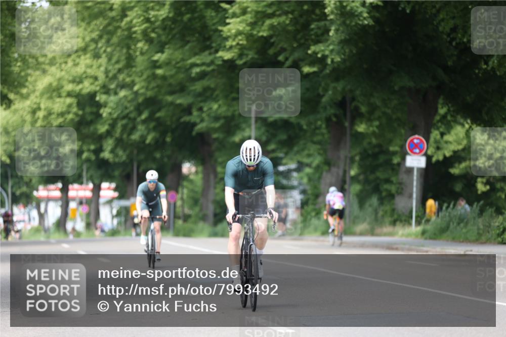 15.06.2025 - 7 Türme Triathlon Yannick Fuchs http://msf.ph/oto/7993492 15.06.2025 13:07:19 Radfahren 589, 702 meine-sportfotos.de