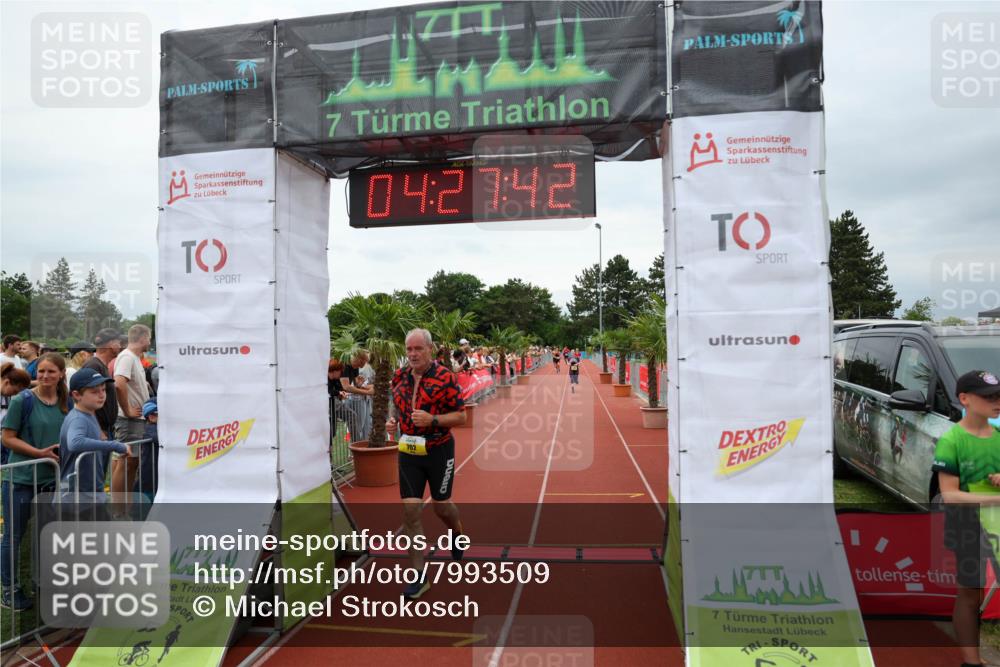 15.06.2025 - 7 Türme Triathlon Michael Strokosch http://msf.ph/oto/7993509 15.06.2025 14:27:41 Ziel 702 meine-sportfotos.de