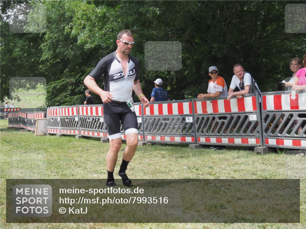 21.06.2025 - 27. Vierlanden-Triathlon KatJ http://msf.ph/oto/7993516 15.06.2025 12:34:33 Ziel 874 meine-sportfotos.de