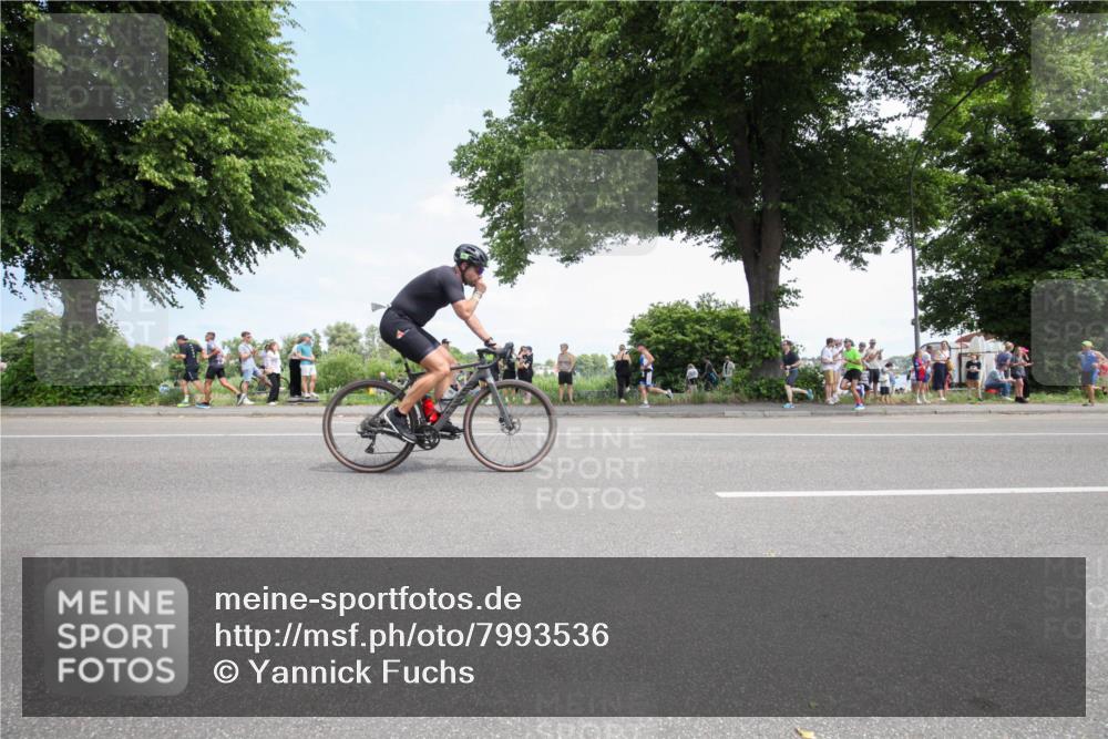 15.06.2025 - 7 Türme Triathlon Yannick Fuchs http://msf.ph/oto/7993536 15.06.2025 13:31:54 Radfahren 298, 327, 665, 708, 784, 990, 1087, 1167 meine-sportfotos.de