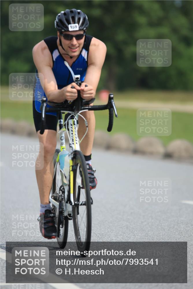 15.06.2025 - 27. Vierlanden-Triathlon H.Heesch http://msf.ph/oto/7993541 15.06.2025 10:25:42 Radfahren 69, 85, 159, 214, 487, 621, 626, 634 meine-sportfotos.de