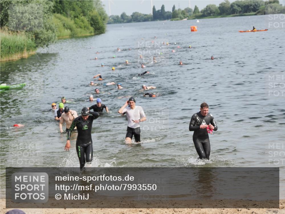21.06.2025 - 27. Vierlanden-Triathlon MichiJ http://msf.ph/oto/7993550 15.06.2026 09:55:38 Schwimmen 272, 273, 300, 303, 329, 548 meine-sportfotos.de