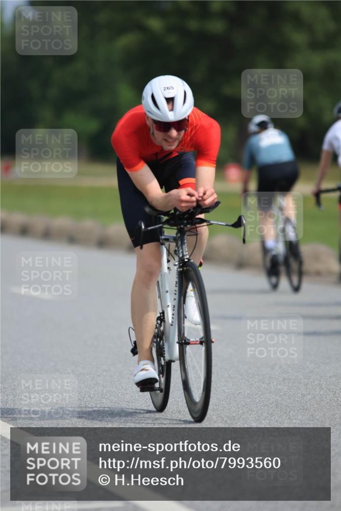 15.06.2025 - 27. Vierlanden-Triathlon H.Heesch http://msf.ph/oto/7993560 15.06.2025 10:25:54 Radfahren 20, 265, 477, 582, 604, 621, 626 meine-sportfotos.de