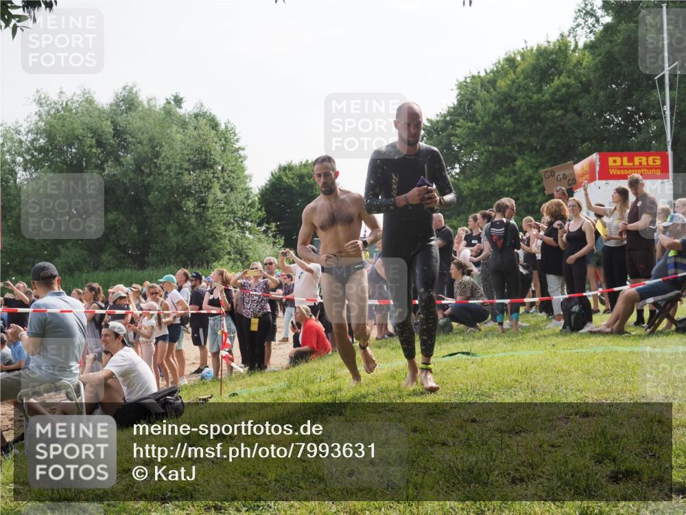 15.06.2025 - 27. Vierlanden-Triathlon KatJ http://msf.ph/oto/7993631 15.06.2025 09:54:28 Schwimmen 253, 255, 261, 337, 342, 354 meine-sportfotos.de
