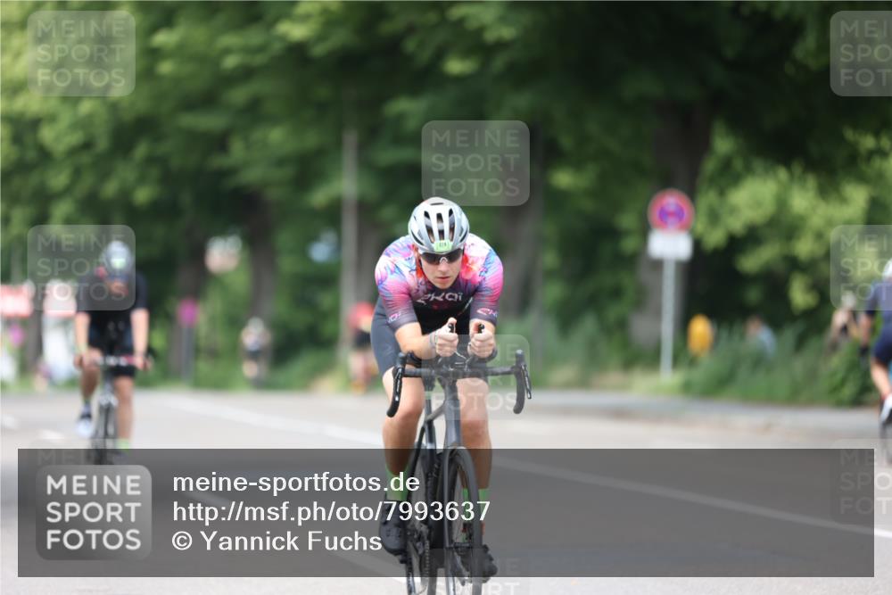 15.06.2025 - 7 Türme Triathlon Yannick Fuchs http://msf.ph/oto/7993637 15.06.2025 13:07:30 Radfahren 285, 324, 548 meine-sportfotos.de