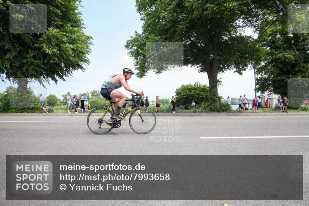 15.06.2025 - 7 Türme Triathlon Yannick Fuchs http://msf.ph/oto/7993658 15.06.2025 13:32:08 Radfahren 579, 1132 meine-sportfotos.de