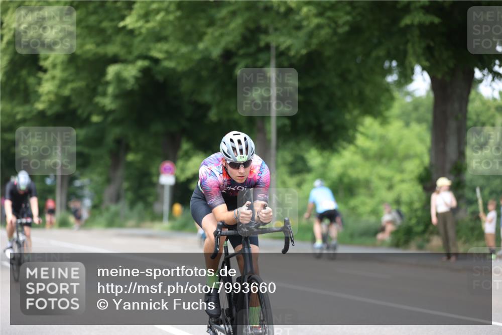 15.06.2025 - 7 Türme Triathlon Yannick Fuchs http://msf.ph/oto/7993660 15.06.2025 13:07:31 Radfahren 285, 295, 324, 548 meine-sportfotos.de