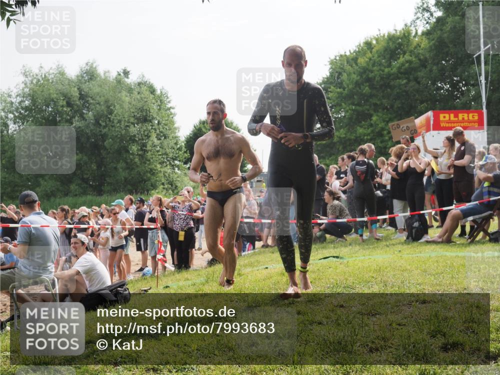 15.06.2025 - 27. Vierlanden-Triathlon KatJ http://msf.ph/oto/7993683 15.06.2025 09:54:28 Schwimmen 253, 255, 261, 337, 342, 354 meine-sportfotos.de