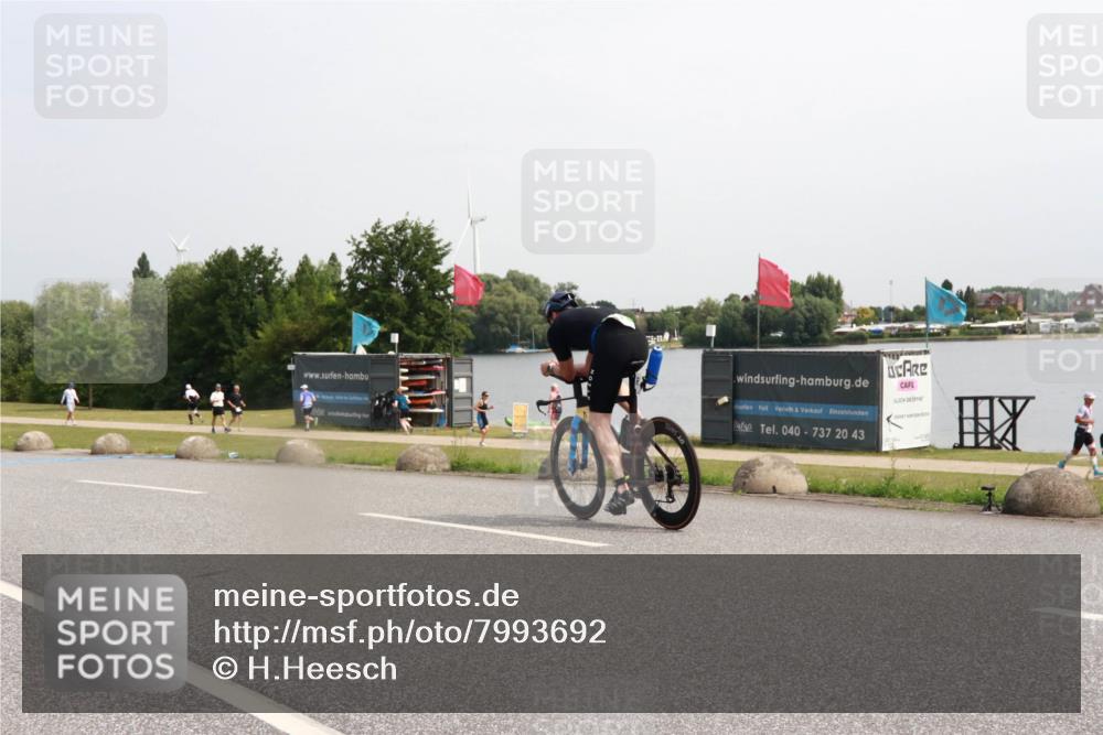 15.06.2025 - 27. Vierlanden-Triathlon H.Heesch http://msf.ph/oto/7993692 15.06.2025 11:17:20 Radfahren  meine-sportfotos.de