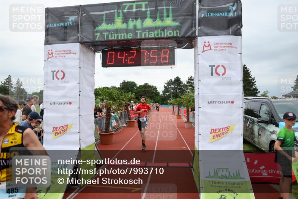 15.06.2025 - 7 Türme Triathlon Michael Strokosch http://msf.ph/oto/7993710 15.06.2025 14:27:58 Ziel 485, 606, 911, 993 meine-sportfotos.de