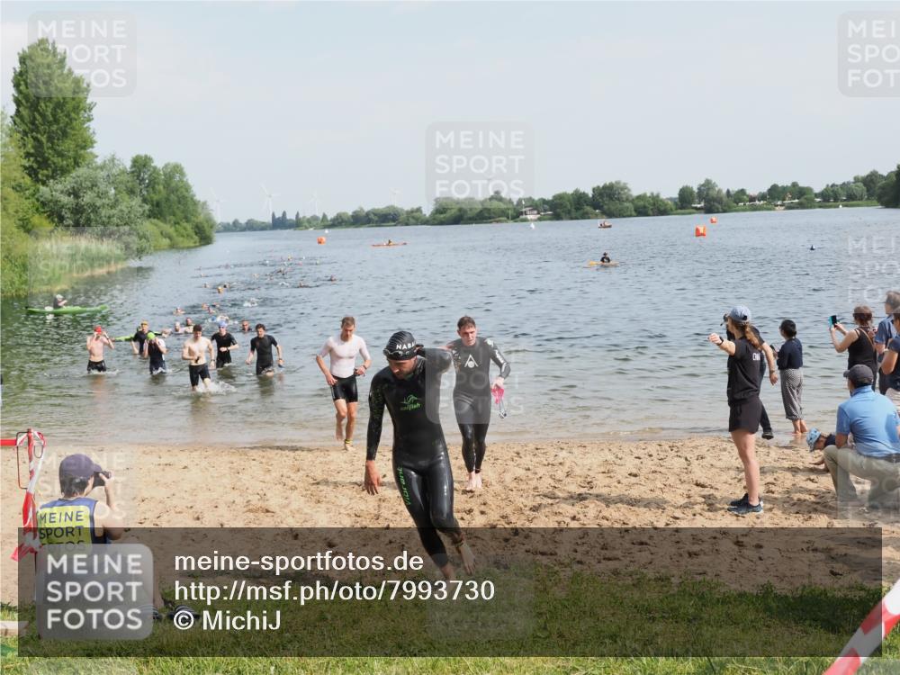 21.06.2025 - 27. Vierlanden-Triathlon MichiJ http://msf.ph/oto/7993730 15.06.2026 09:55:43 Schwimmen 273, 300, 303, 331, 338 meine-sportfotos.de