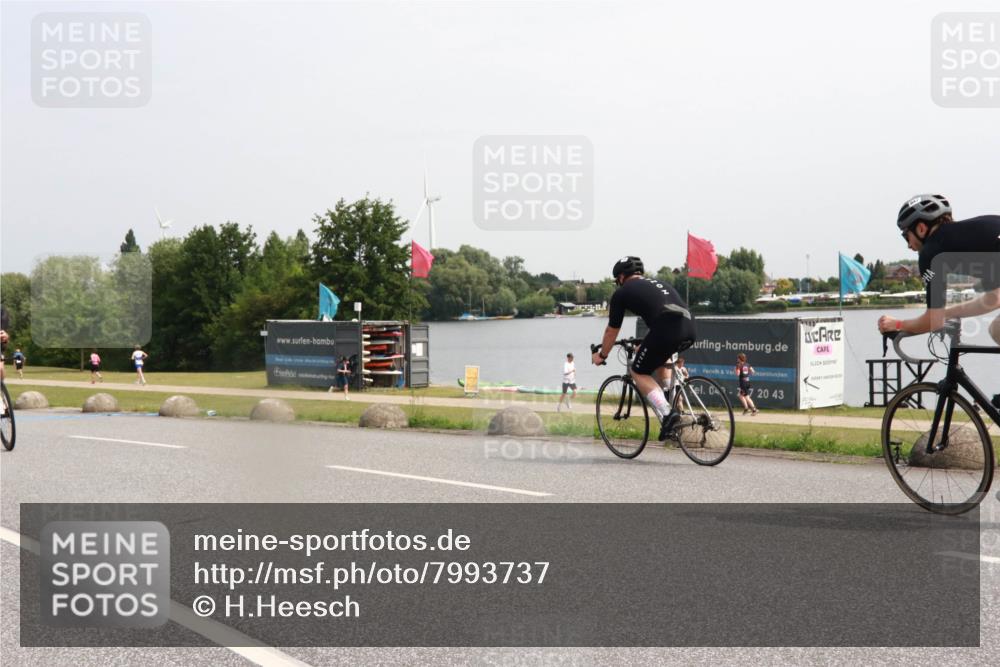 15.06.2025 - 27. Vierlanden-Triathlon H.Heesch http://msf.ph/oto/7993737 15.06.2025 11:17:47 Radfahren 13, 148, 153 meine-sportfotos.de