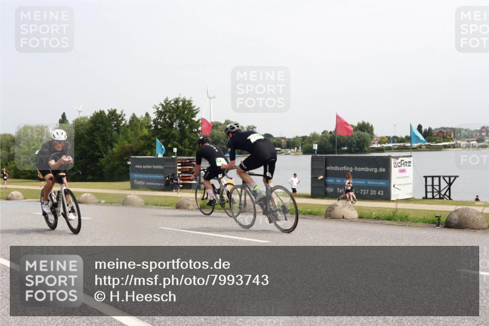 15.06.2025 - 27. Vierlanden-Triathlon H.Heesch http://msf.ph/oto/7993743 15.06.2025 11:17:48 Radfahren 13, 148, 153, 720, 947 meine-sportfotos.de