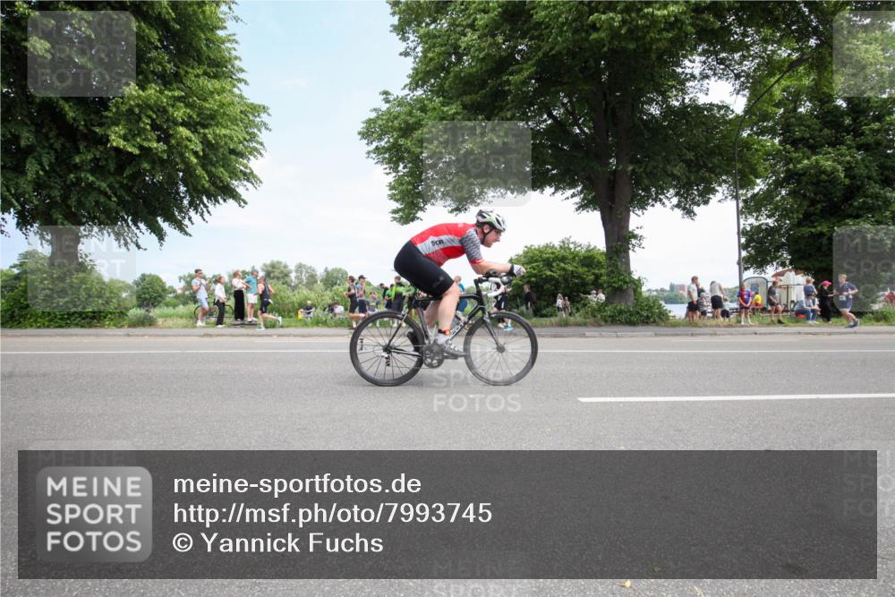 15.06.2025 - 7 Türme Triathlon Yannick Fuchs http://msf.ph/oto/7993745 15.06.2025 13:32:42 Radfahren 398, 585, 644, 1066 meine-sportfotos.de